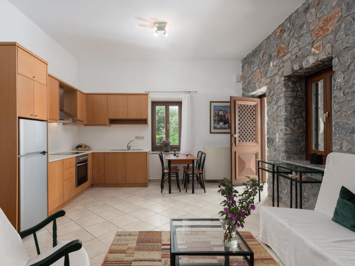 Aura Traditional Apartment Prines  Exterior photo