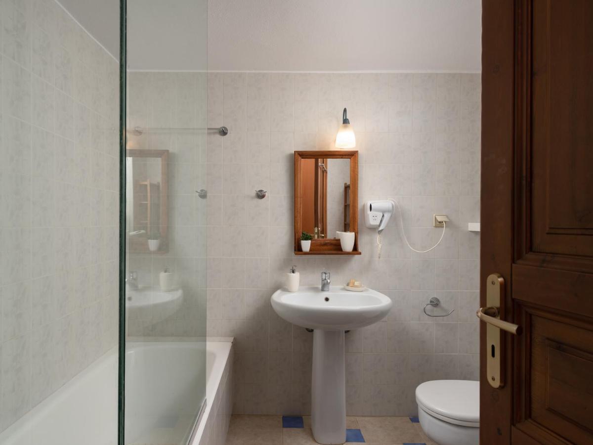 Aura Traditional Apartment Prines  Exterior photo